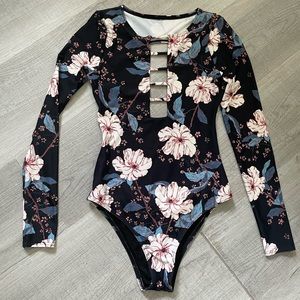 Billabong Women’s Suit size small